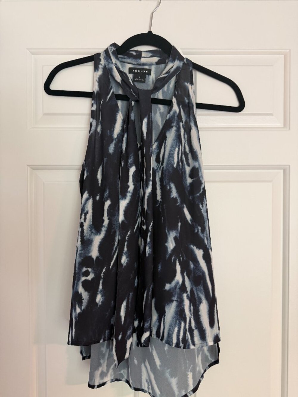 Chic Tie Sleeve Top